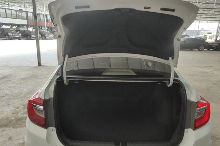 Used Honda Crider 2015 1.8L automatic comfort version Trunk