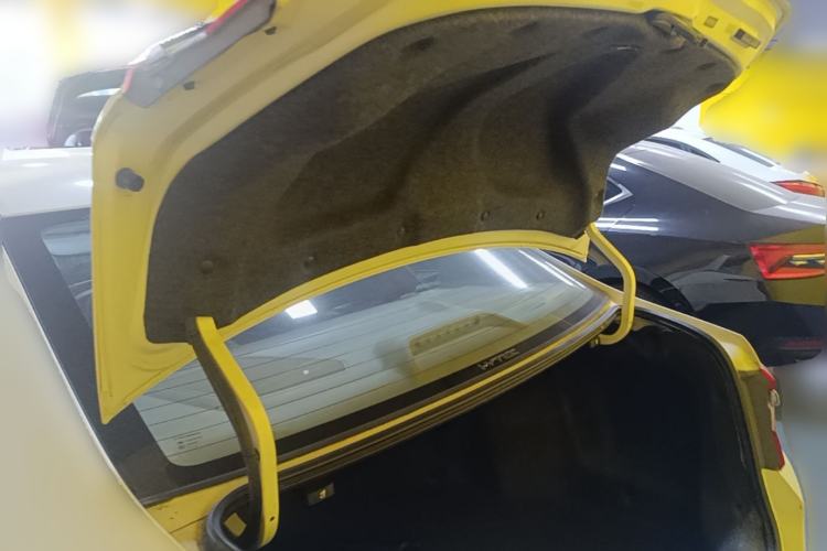 Used Honda Crider 2015 1.8L automatic luxury edition Trunk