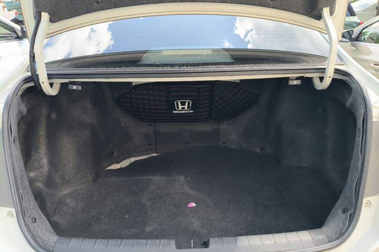 Used Honda Crider 2015 1.8L automatic luxury edition Trunk