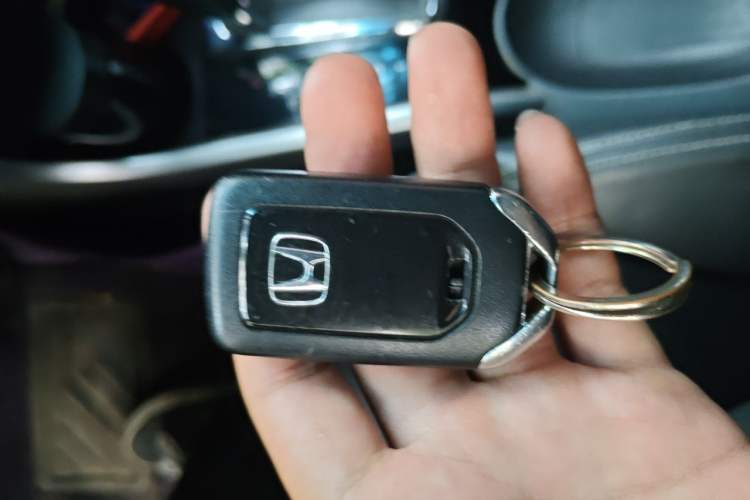 Used Honda Crider 2015 1.8L automatic luxury edition Vehicle Key