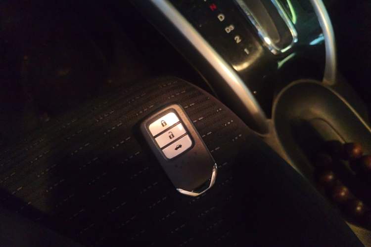 Used Honda Crider 2015 1.8L automatic luxury edition Vehicle Key