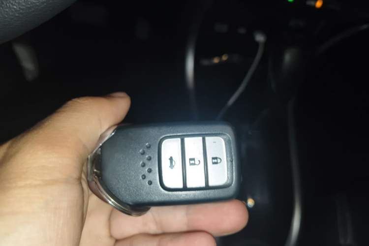 Used Honda Crider 2015 1.8L automatic luxury edition Vehicle Key