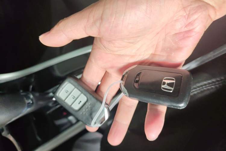 Used Honda Crider 2015 1.8L automatic luxury edition Vehicle Key