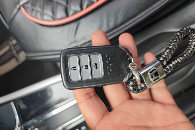Used Honda Crider 2015 1.8L automatic luxury edition Vehicle Key