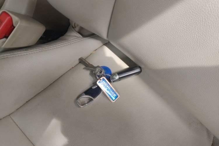 Used Honda Crider 2015 1.8L automatic luxury edition Vehicle Key