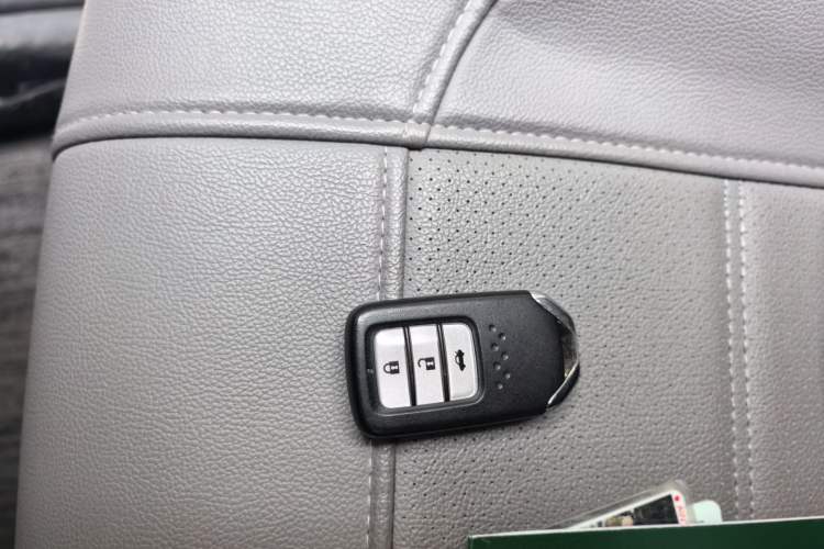 Used Honda Crider 2015 1.8L automatic luxury edition Vehicle Key