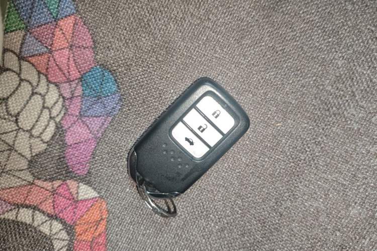 Used Honda Crider 2015 1.8L automatic luxury edition Vehicle Key