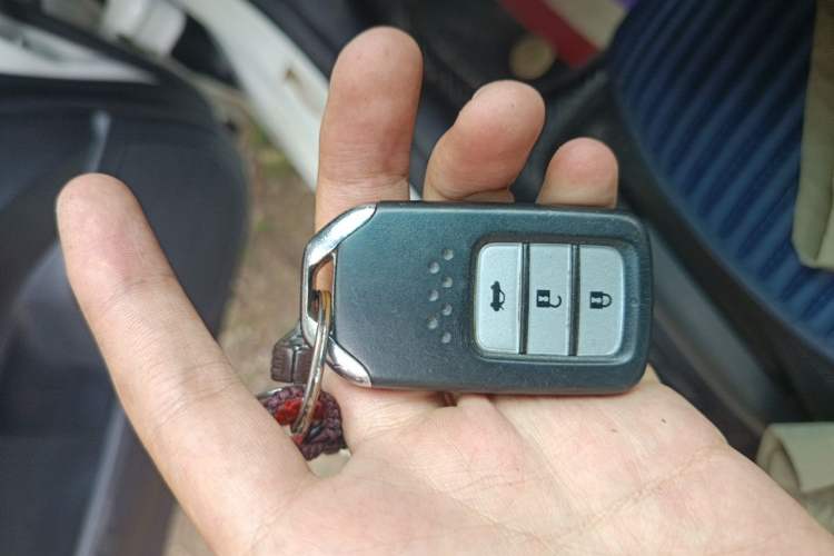 Used Honda Crider 2015 1.8L automatic luxury edition Vehicle Key