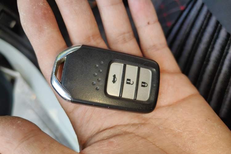 Used Honda Crider 2015 1.8L Automatic Ultra-Configured Limited Edition Vehicle Key