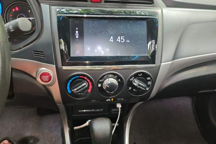 Used Honda Crider 2016 1.8L CVT Luxury Edition Audio And AC Panel