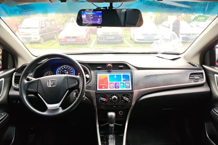 Used Honda Crider 2016 1.8L CVT Comfort Version Center Console