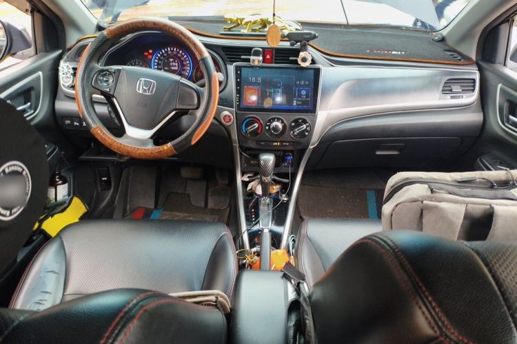 Used Honda Crider 2016 1.8L CVT Luxury Edition Center Console