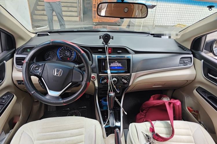 Used Honda Crider 2016 1.8L CVT Luxury Edition Center Console