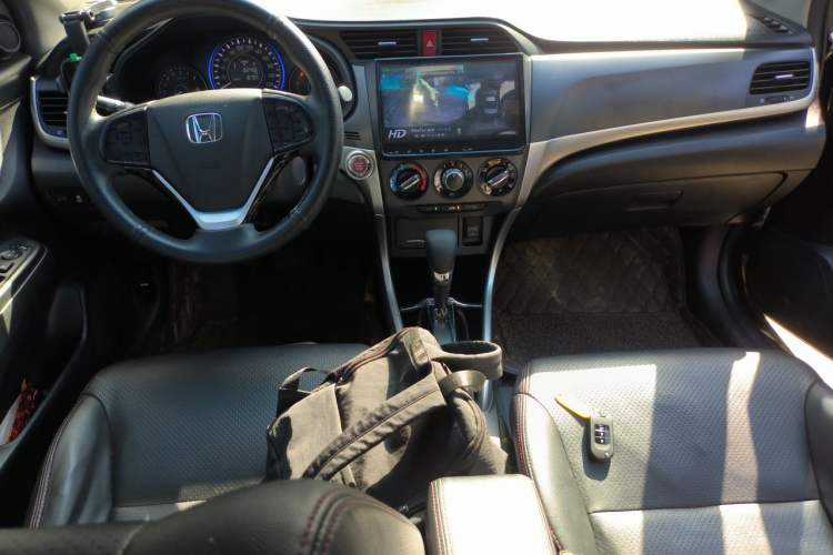 Used Honda Crider 2016 1.8L CVT Comfort Version Center Console