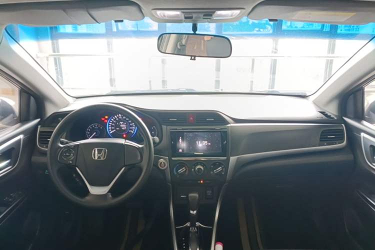 Used Honda Crider 2016 1.8L CVT Luxury Edition Center Console