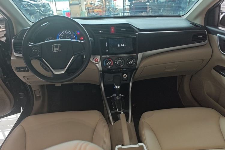 Used Honda Crider 2016 1.8L CVT Luxury Edition Center Console