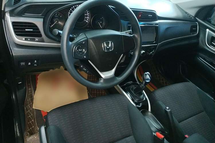 Used Honda Crider 2016 1.8L Manual Luxury Edition Center Console