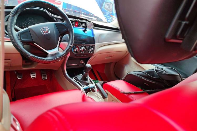 Used Honda Crider 2016 1.8L Manual Fashion Edition Center Console