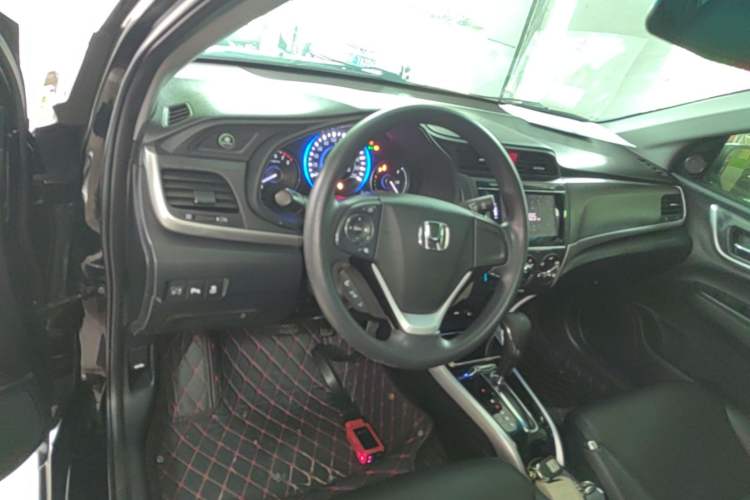 Used Honda Crider 2016 1.8L CVT Luxury Edition Center Console