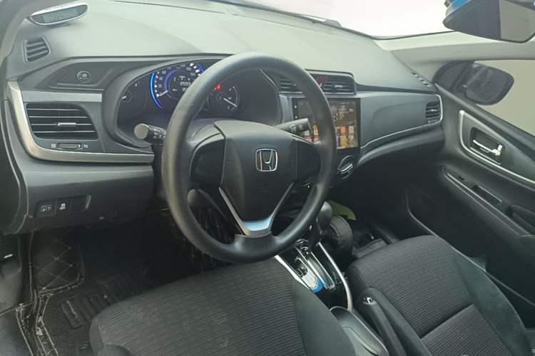 Used Honda Crider 2016 1.8L CVT Comfort Version Center Console
