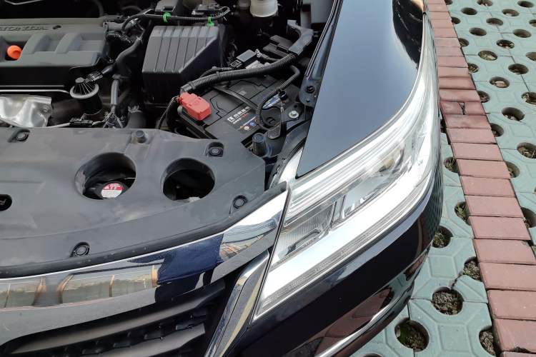 Used Honda Crider 2016 1.8L CVT Luxury Edition Engine Bay Left