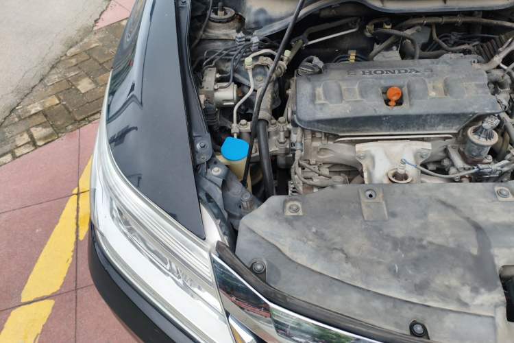 Used Honda Crider 2016 1.8L CVT Luxury Edition Engine Bay Right