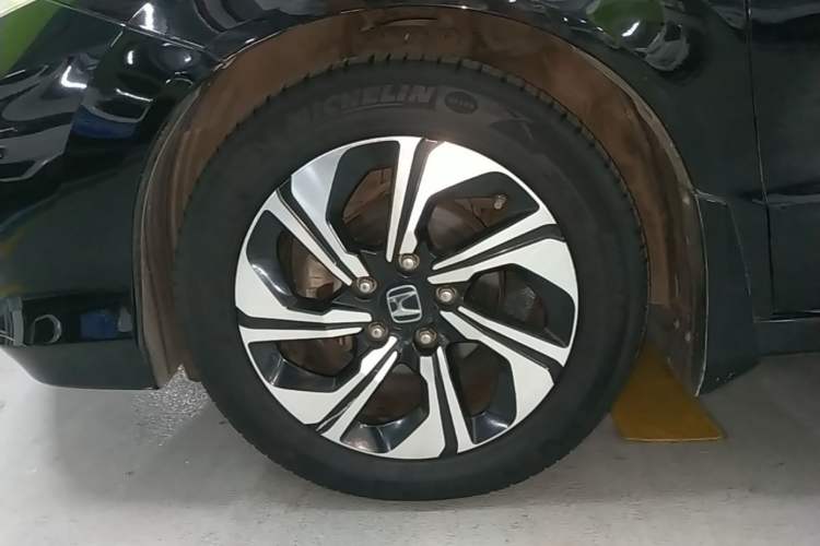 Used Honda Crider 2016 1.8L CVT Luxury Edition Exterior 4