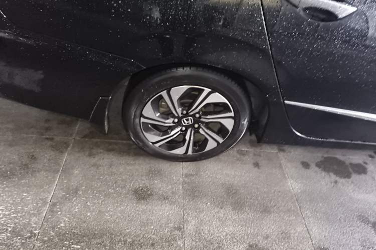 Used Honda Crider 2016 1.8L CVT Luxury Edition Exterior 5