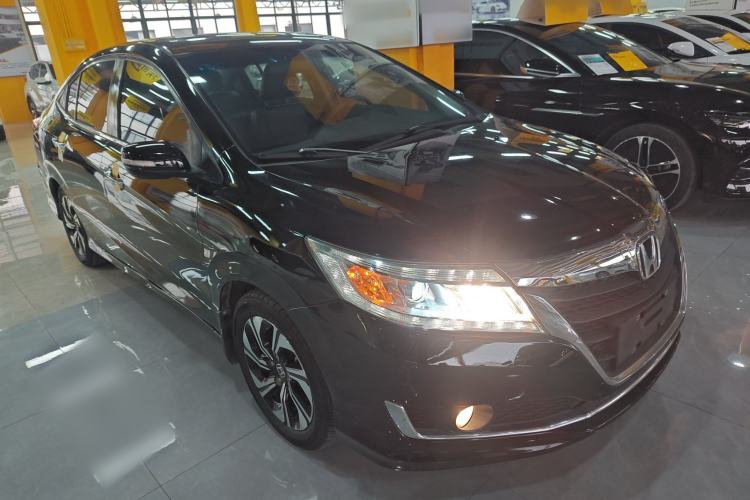 Used Honda Crider 2016 1.8L CVT Luxury Edition Front Right 45 Deg