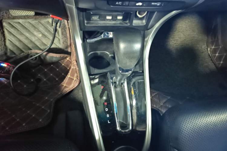 Used Honda Crider 2016 1.8L CVT Luxury Edition Gear Lever