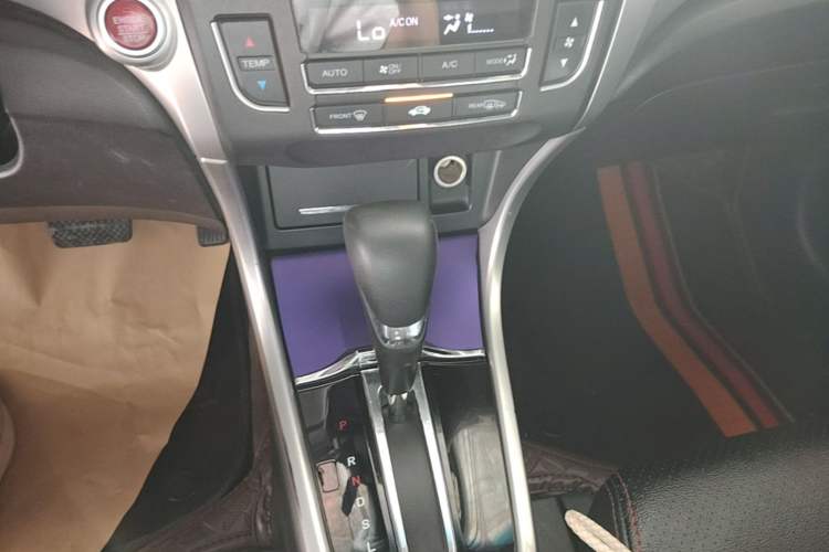 Used Honda Crider 2016 1.8L CVT Leading Edition Gear Lever