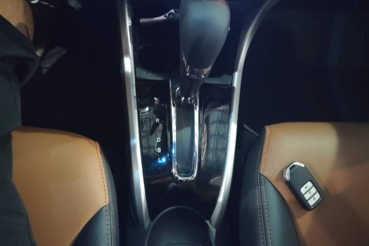 Used Honda Crider 2016 1.8L CVT Luxury Edition Gear Lever