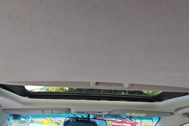 Used Honda Crider 2016 1.8L CVT Luxury Edition Headliner