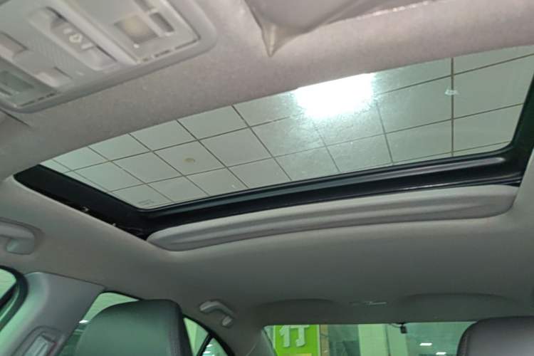 Used Honda Crider 2016 1.8L CVT Luxury Edition Headliner