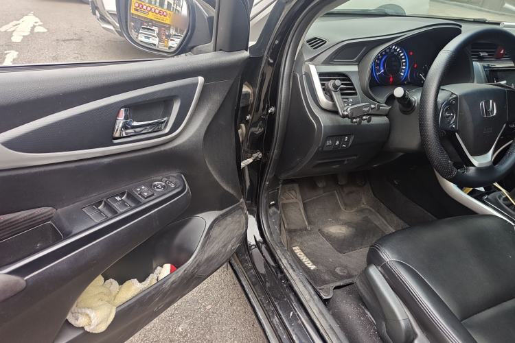 Used Honda Crider 2016 1.8L Manual Luxury Edition Interior 3