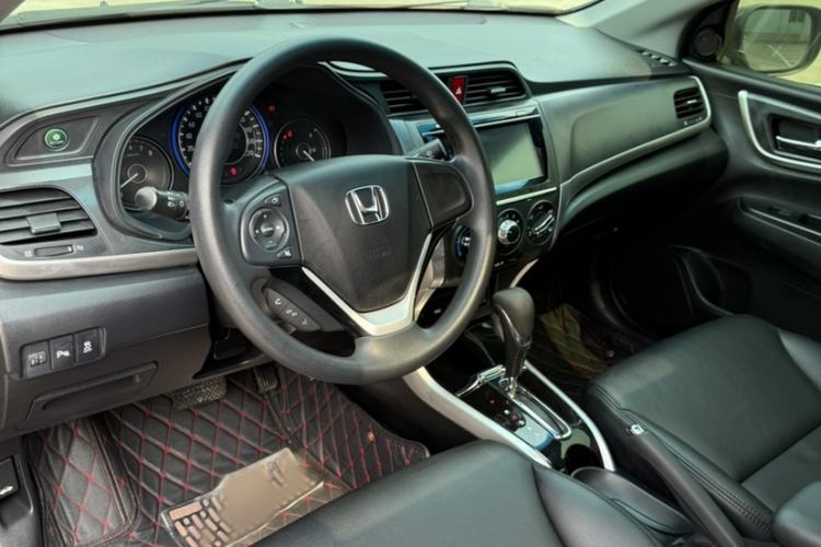 Used Honda Crider 2016 1.8L CVT Luxury Edition Interior 4
