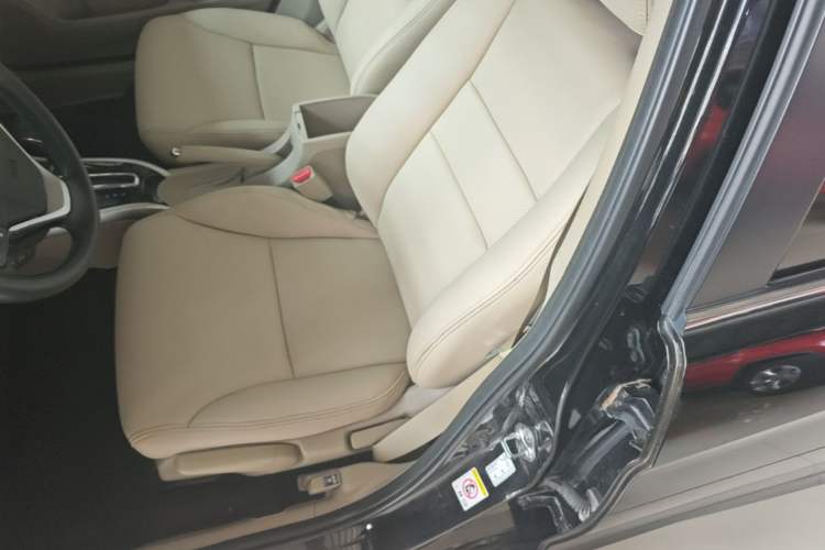 Used Honda Crider 2016 1.8L CVT Luxury Edition Left Front Seat