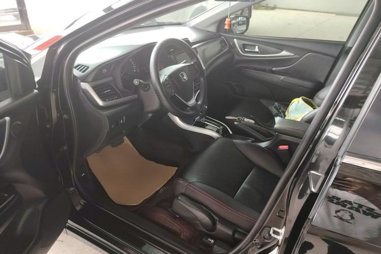 Used Honda Crider 2016 1.8L CVT Leading Edition Left Front Seat