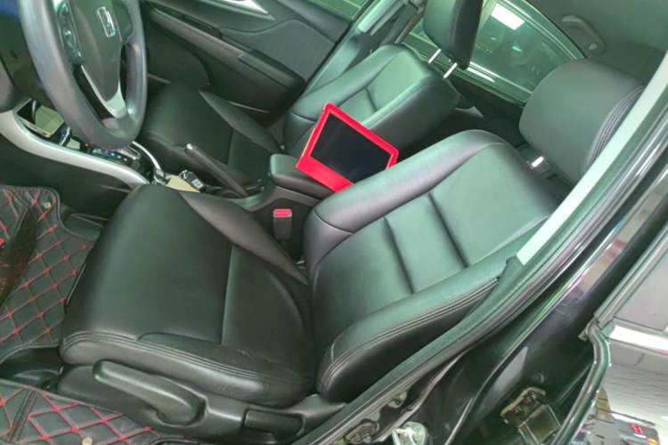 Used Honda Crider 2016 1.8L CVT Luxury Edition Left Front Seat