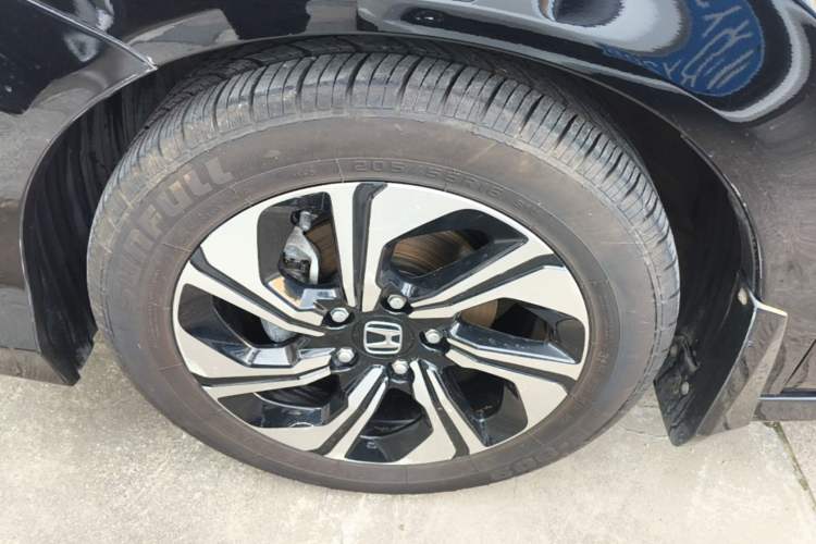 Used Honda Crider 2016 1.8L CVT Comfort Version Left Front Wheel Hub