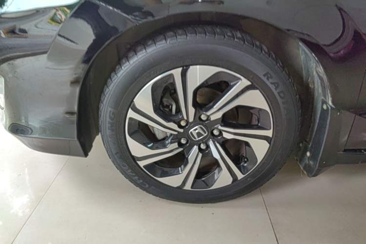 Used Honda Crider 2016 1.8L CVT Luxury Edition Left Front Wheel Hub