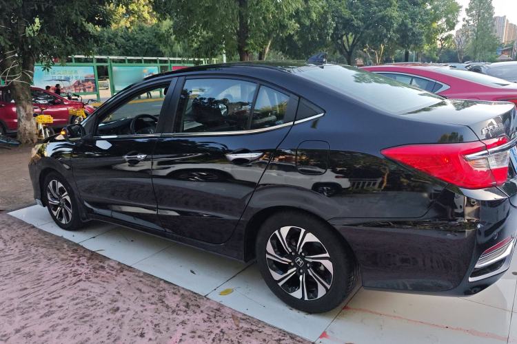 Used Honda Crider 2016 1.8L CVT Luxury Edition Left Side