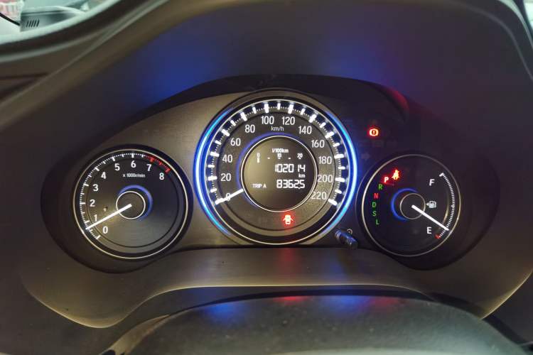 Used Honda Crider 2016 1.8L CVT Luxury Edition Odometer Close Up