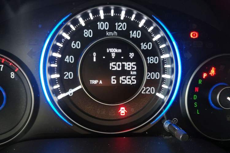 Used Honda Crider 2016 1.8L CVT Luxury Edition Odometer Close Up