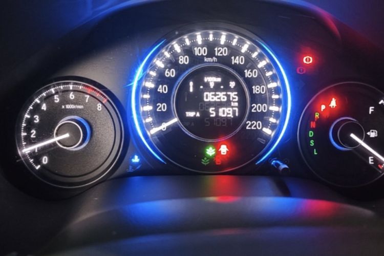 Used Honda Crider 2016 1.8L CVT Luxury Edition Odometer Close Up