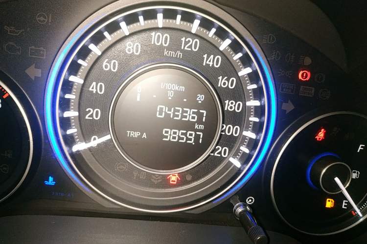 Used Honda Crider 2016 1.8L Manual Luxury Edition Odometer Close Up