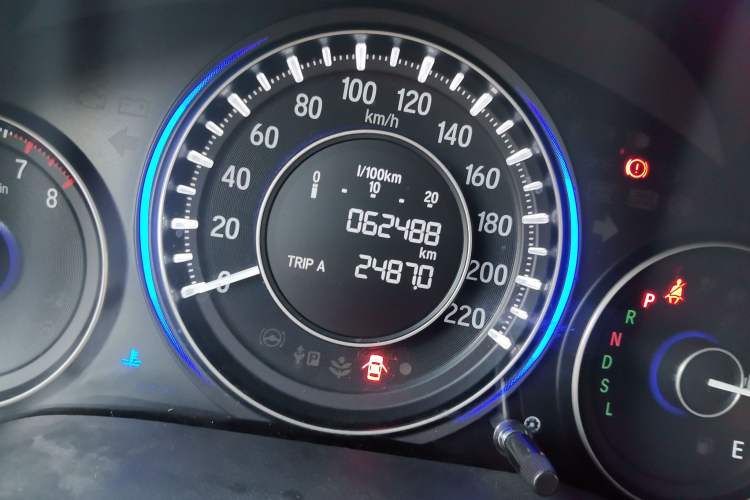 Used Honda Crider 2016 1.8L CVT Luxury Edition Odometer Close Up