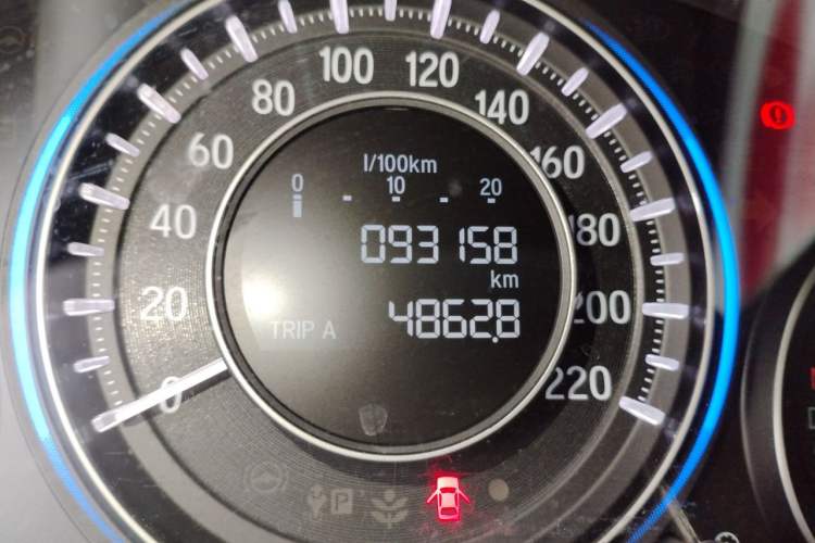 Used Honda Crider 2016 1.8L CVT Luxury Edition Odometer Close Up