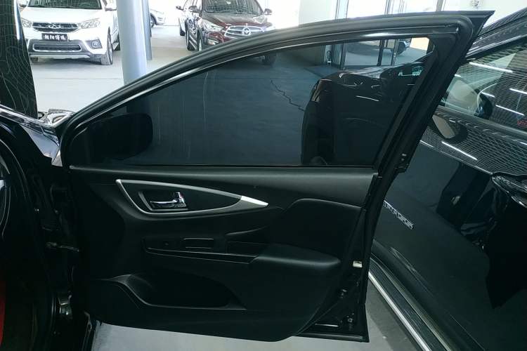 Used Honda Crider 2016 1.8L Manual Luxury Edition Right Front Door Interior