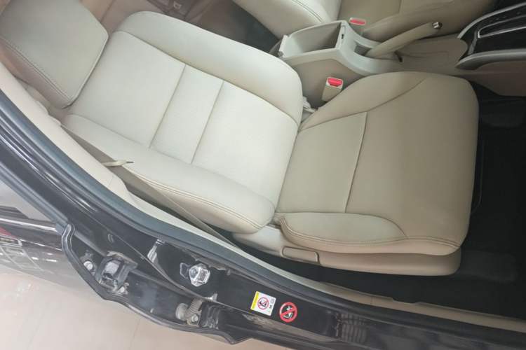 Used Honda Crider 2016 1.8L CVT Luxury Edition Right Front Seat